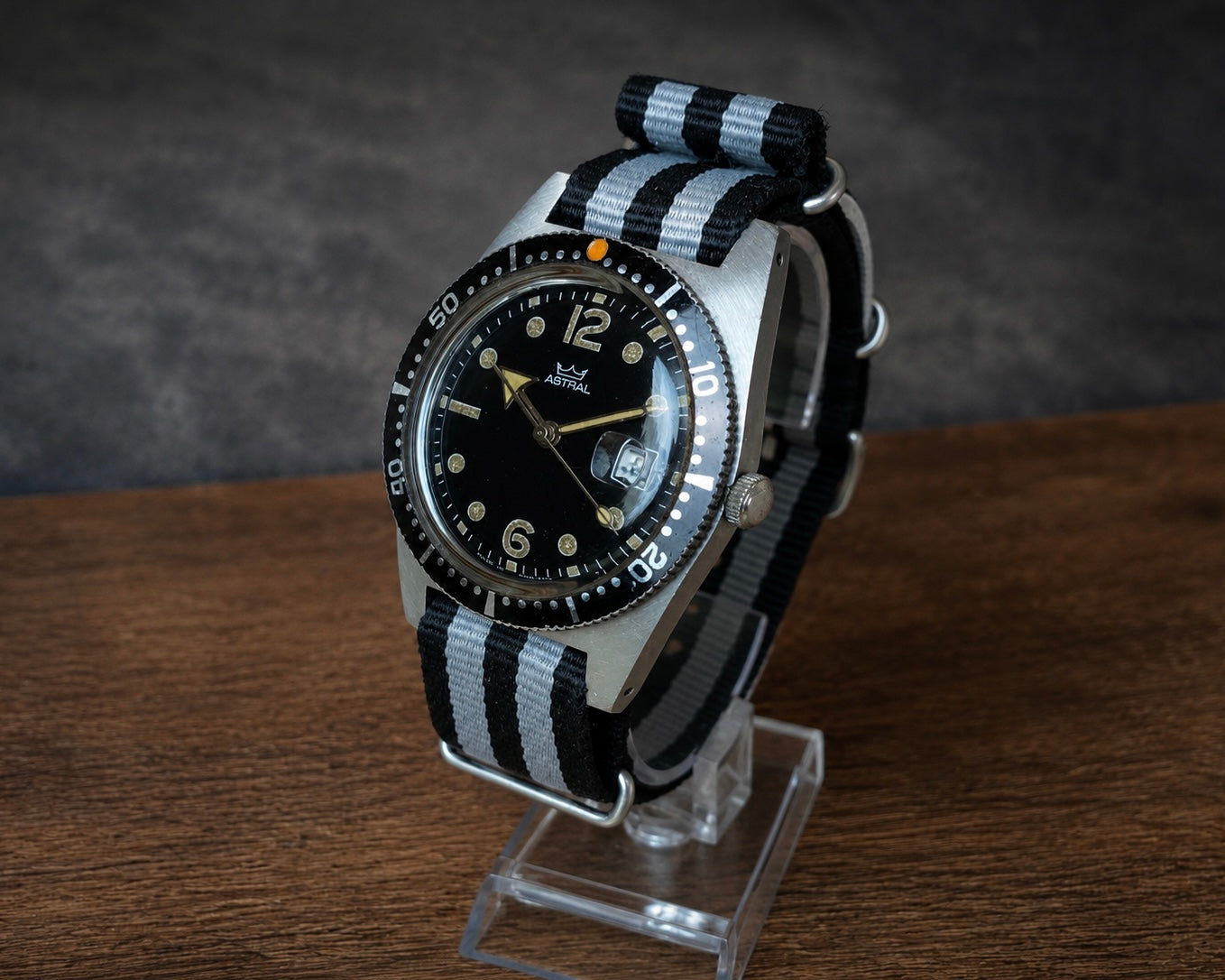 【美品・レア個体】Smiths Astral Diver CM.4501｜1969年製｜Cal.400｜ハック機能｜17石｜英国製｜機械式時計