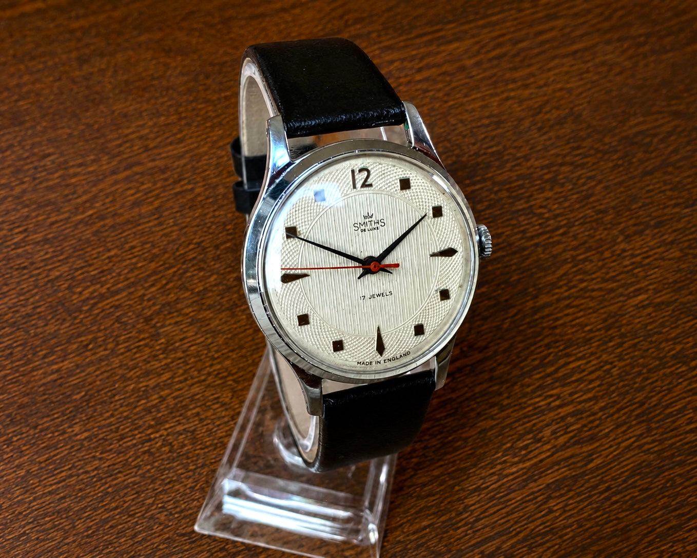 【極美品・ギョーシェ装飾】Smiths De Luxe A259｜1955年製｜希少ステンレスケース｜17石 Cal.400｜英国製｜機械式手巻き
